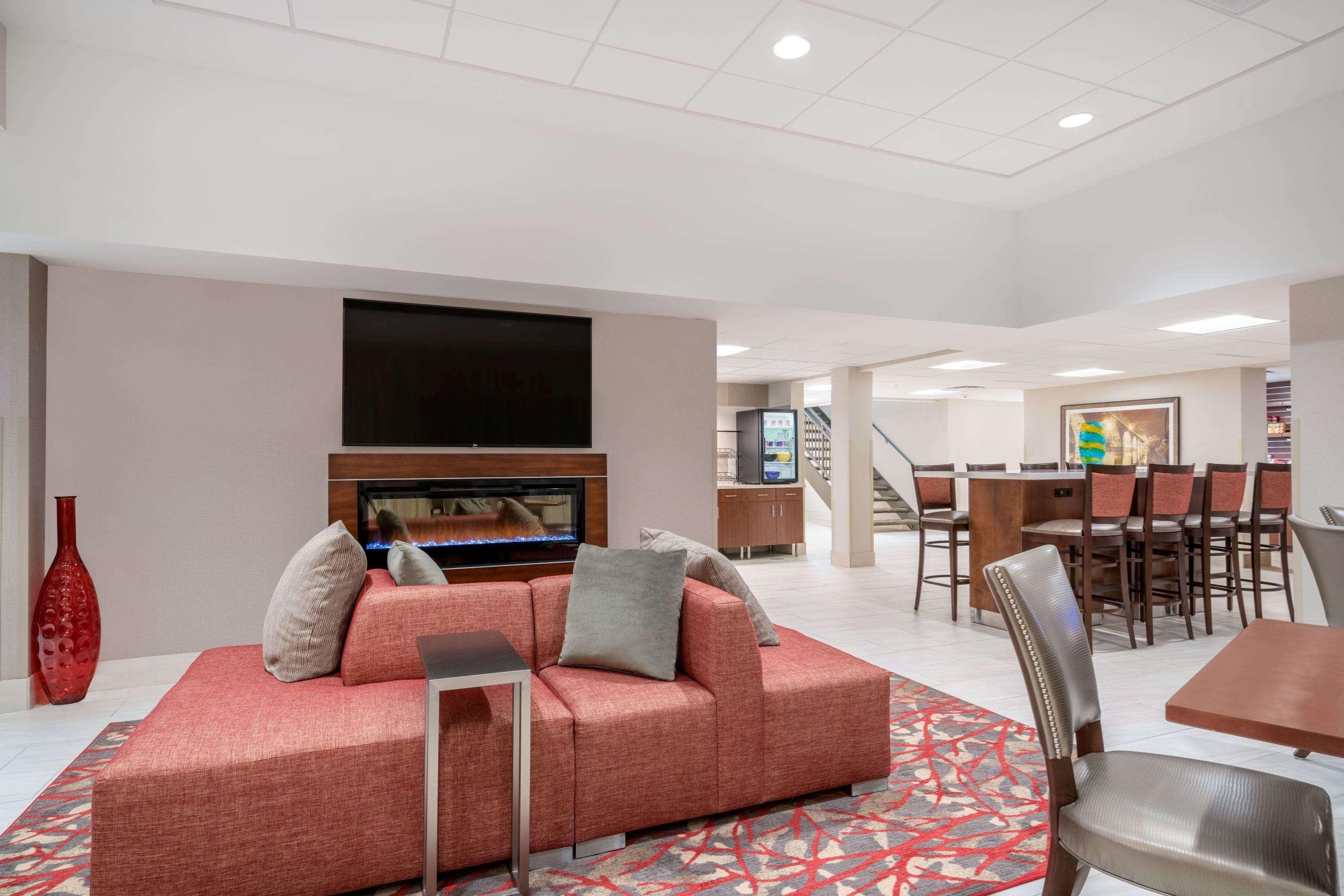 Ramada By Wyndham Minneapolis Golden Valley Экстерьер фото