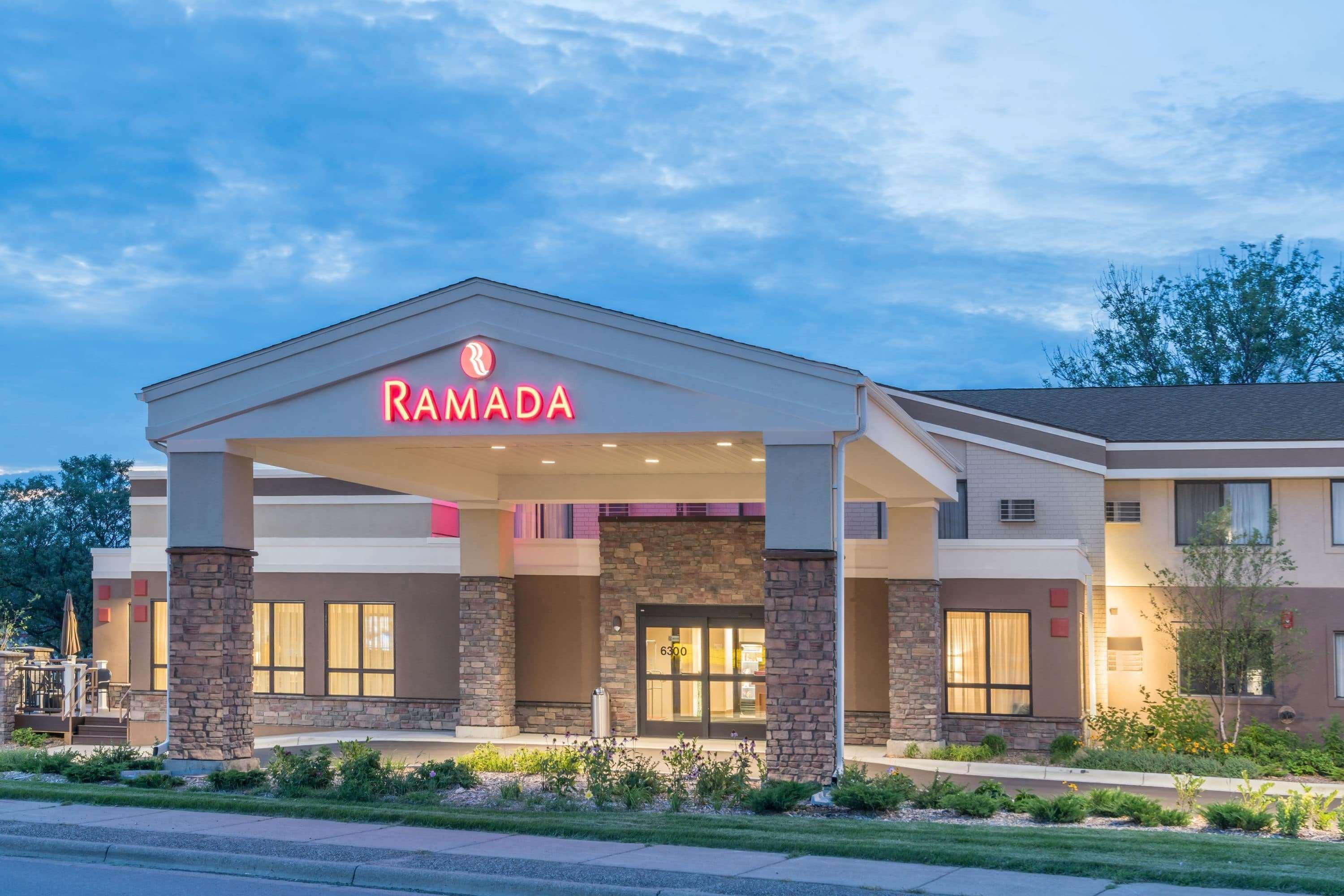 Ramada By Wyndham Minneapolis Golden Valley Экстерьер фото